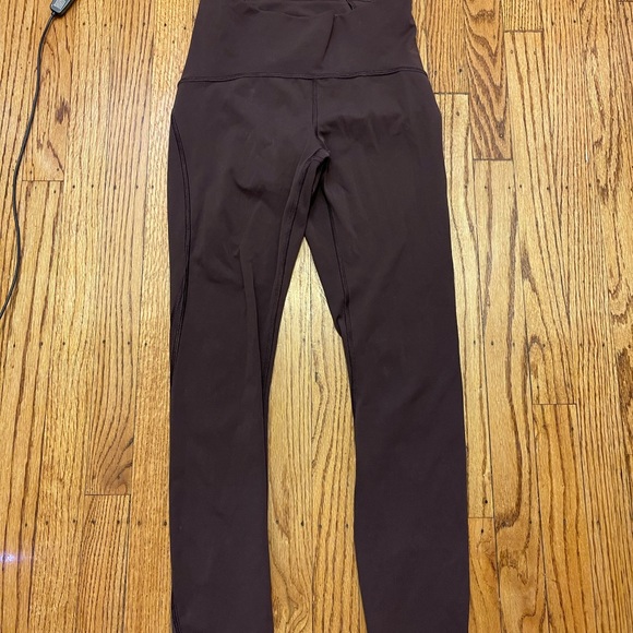 Lululemon train times sz 4 - Picture 4 of 6